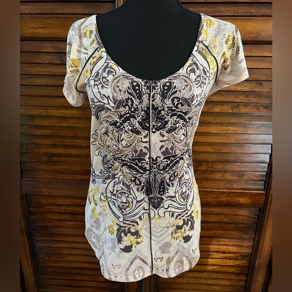 💫Daytrip Jewels Women’s Short Sleeve Low Round Neck T-Shirt Sz Small💫